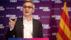 Барса е влак, който се движи с 200 км/ч срещу стена