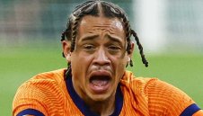 ПСЖ блокира юноша на Барса за завръщане