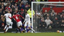 Юнайтед резна Уотфорд и диша във врата на конкурентите + ВИДЕО