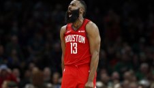 Брадата наказа и Бостън, хвали Ракетите