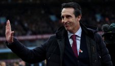 Това е първата крачка в правилната посока, доволен е Емери