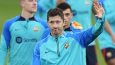 Барса бие шута на "старчето" Левандовски?