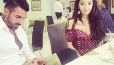 Есмер на Благо с гримьор в болницата + СНИМКИ