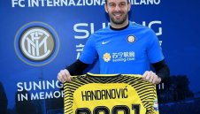 Официално: Ханданович преподписа с Интер