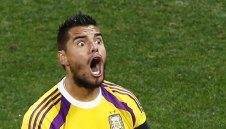 Героят Ромеро: Благодарих на ван Гаал след мача