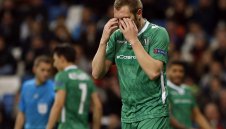 Рецидивистът Моци изгоря за един мач