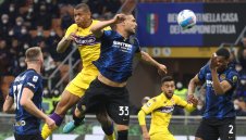 Интер не успя да победи Фиорентина и титлата започна да се отдалечава