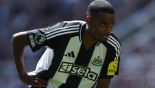 Еди Хау за Исак: Не можем да се държим, все едно нищо не е станало