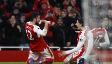 Арсенал удари "орлите", Жиру със спиращ дъха гол + ВИДЕО