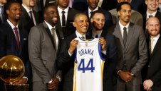 Барак Обама вади $1,25 милиарда за отбор от НБА