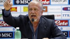 Наполи намери решение за кризата, продава две от звездите си