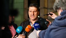  Фенове искат оставката на шеф на ЦСКА, той отсече: Трябват кардинални промени