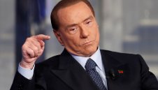 Берлускони: Спрях да гледам Милан