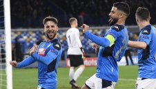 Наполи опитва да върже Мертенс