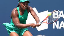 Слоун Стивънс се справи с Наваро в Торонто 