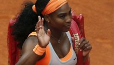 Серина продължава да мачка във Франция