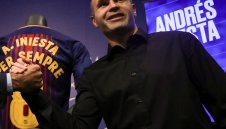 Иниеста: Шмайхел, Малдини, Лаудруп и Роналдо са най-големите