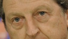 Рой Ходжсън се връща в Англия, за да подпише с Ливърпул