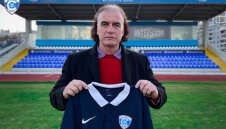 Кандидат за елита назначи Трите хикса