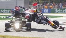 От Ред Бул: Люис също можеше да бъде наказан