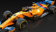 Фернандо Алонсо със специална кола за Абу Даби