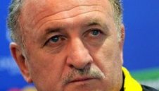 Сколари поиска съдията да се извини за грешката