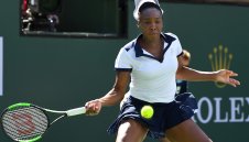 Винъс получи "геврек", но тръгна с победа в Индиън Уелс