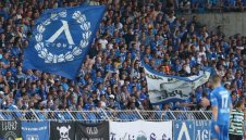 Екшънът няма спирка! Феновете на Левски обсадиха "Герена"