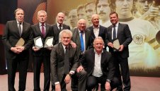 "Котката" Майер: Байерн не е толкова тъп, че да изпусне Нойер