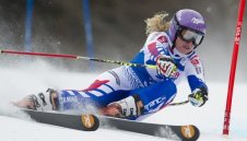 Теса Уорли водачка след първия манш на гигантския слалом