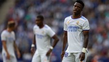 Каталунци треснаха Реал Мадрид, но "кралете" пак са на върха