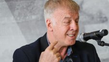 Сираков: Ай, сиктир! Аз съм собственикът! Набийте си го в главите!