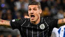 Десподов набира скорост в Гърция като локомотив