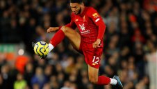 Арсенал и Тотнъм подават ръка на Джо Гомес 