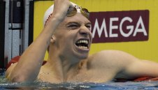 Французин прати в историята рекорд на Майкъл Фелпс от 2008 година 