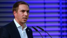 Филип Лам размаха пръст към националния селекционер на Германия