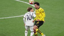 Хумелс се изсмя на спекулациите за бъдещето му