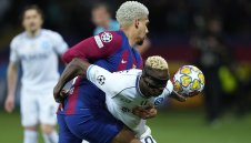 Отива ли в Байерн? Ас на Барса изплю камъчето