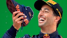 Мерцедес да вземе Дани Рикардо