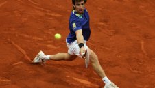 Зверев е на 1/4-финал в Рим след бой над местния любимец