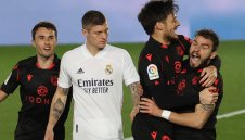 Надеждата за титлата умира последна: Реал Мадрид се спаси от загуба