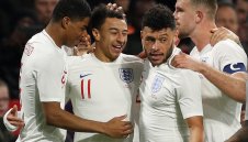 Англия удари Холандия с 1:0, Лингард герой