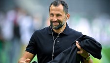 Фенове на Байерн плашат Хасан със... секс и нож