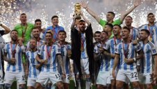 Световният шампион уреди две любопитни контроли