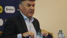 Нов шамар по Боби Михайлов