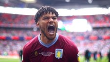 Вила привлече още един играч