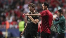 Треньорът на Айнтрахт бил на проби в Левски