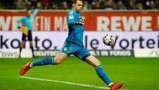 Психоатака: Нойер ще тормози противниците с "вирусни" ръкавици + СНИМКА