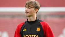 Младок от Рома забърса секси кака + СНИМКА