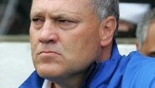 Мартин Йол се готви да вземе скалпа на Арсенал